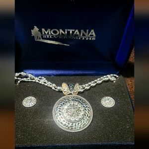 Montana Silversmiths Silver  Star Necklace and earrings